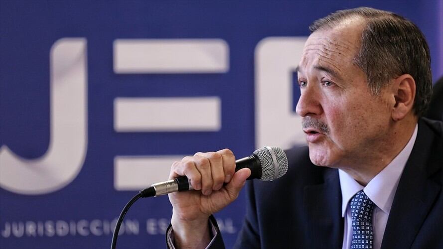 El presidente del tribunal especial no le cerró la puerta a reorganizar los siete macrocasos abiertos en la JEP hasta el momento. Foto: Colprensa