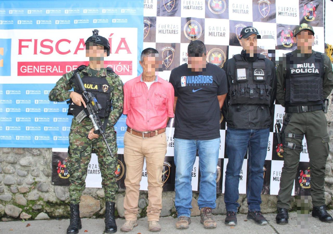 Capturados por extorsión (foto: Octava Brigada del Ejército)