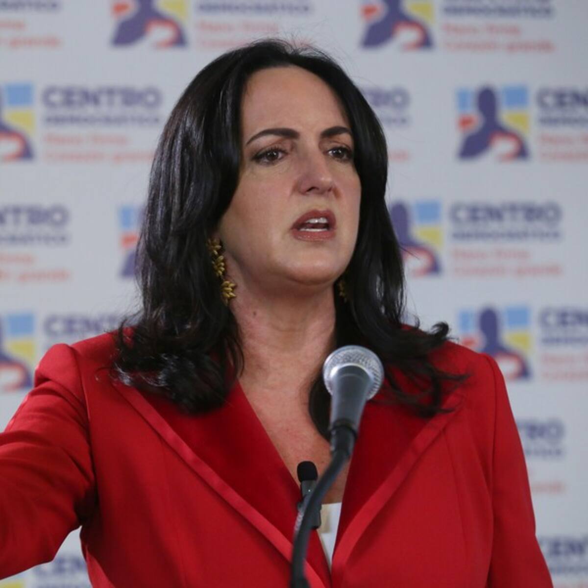 Seremos la primera oportunidad de tener mujer presidenta: Cabal se lanza al ruedo