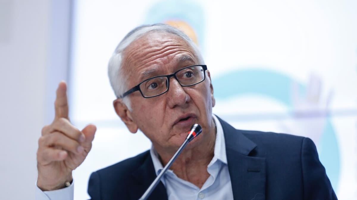 “Hemos pagado cuentas que venían de atrás”: MinSalud niega que el sistema esté colapsado