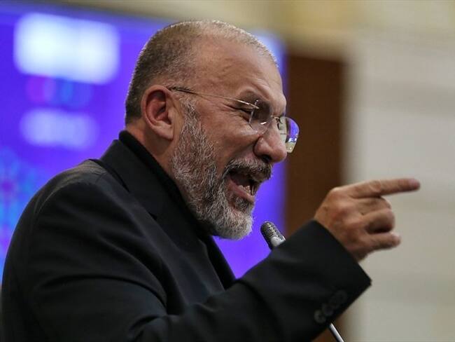 El senador del Partido de la U, Roy Barreras aseguró que dos oficiales estarían involucrados en los supuestos seguimientos e interceptaciones ilegales. Foto: Colprensa