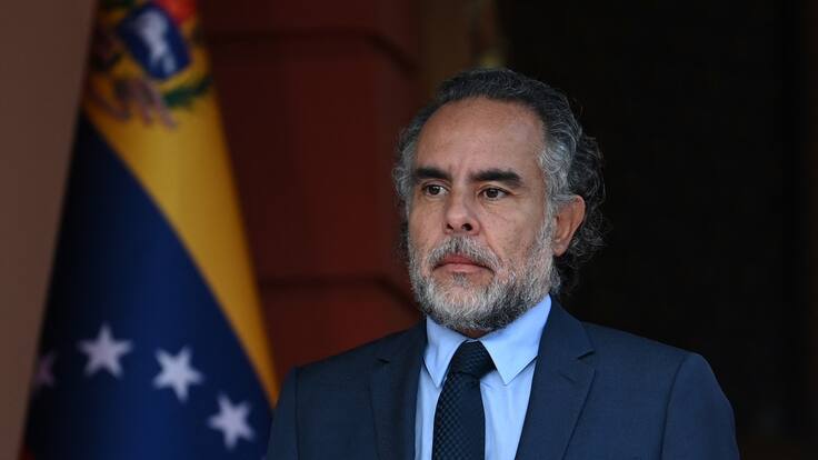 Cancillería suspende pagos a Armando Benedetti por inasistencia a laborar