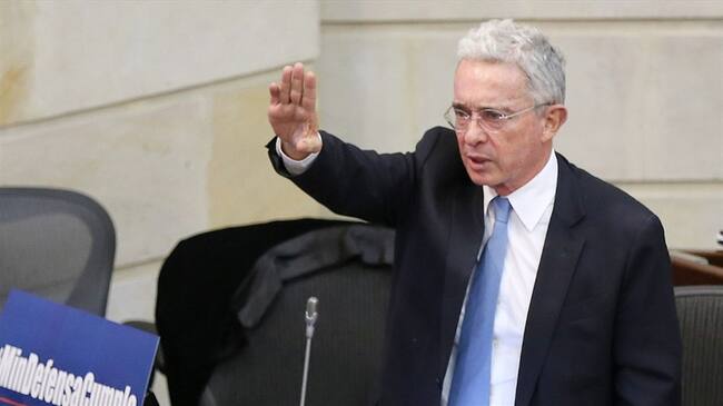 Álvaro Uribe responde a informe de la JEP sobre falsos positivos. Foto: Colprensa - Camila Díaz