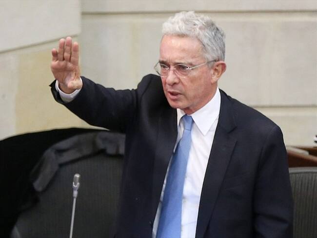 Álvaro Uribe responde a informe de la JEP sobre falsos positivos. Foto: Colprensa - Camila Díaz