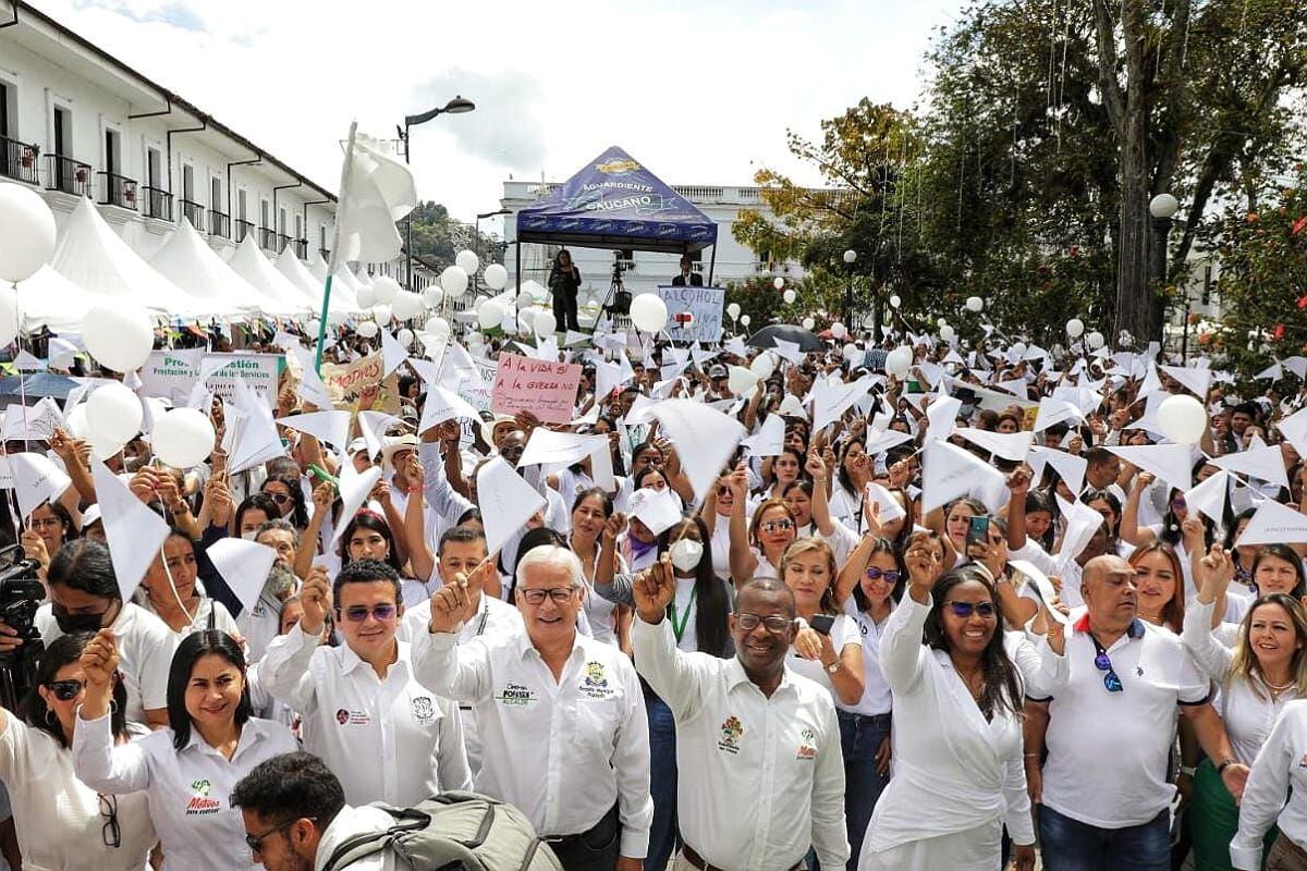 En el Cauca más de 20 mil personas se juntaron en cada uno de los 42 municipios para clamar por la paz el pasado mes de diciembre. Crédito: Gobernación del Cauca. 