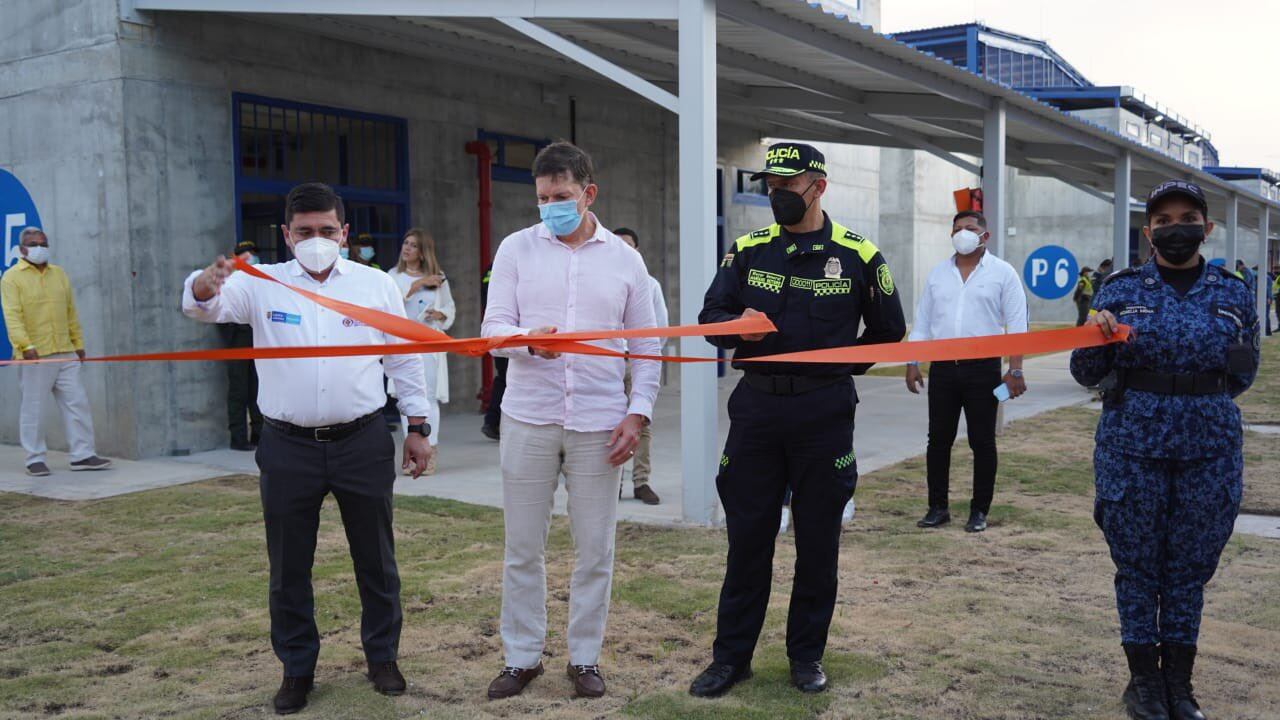 El ministro de Justicia y del Derecho, Wilson Ruiz, inauguró un proyecto de tres pabellones con 170 cupos, distribuidos en 44 celdas que descongestionarán el sistema penitenciario existente. Foto: Cortesía