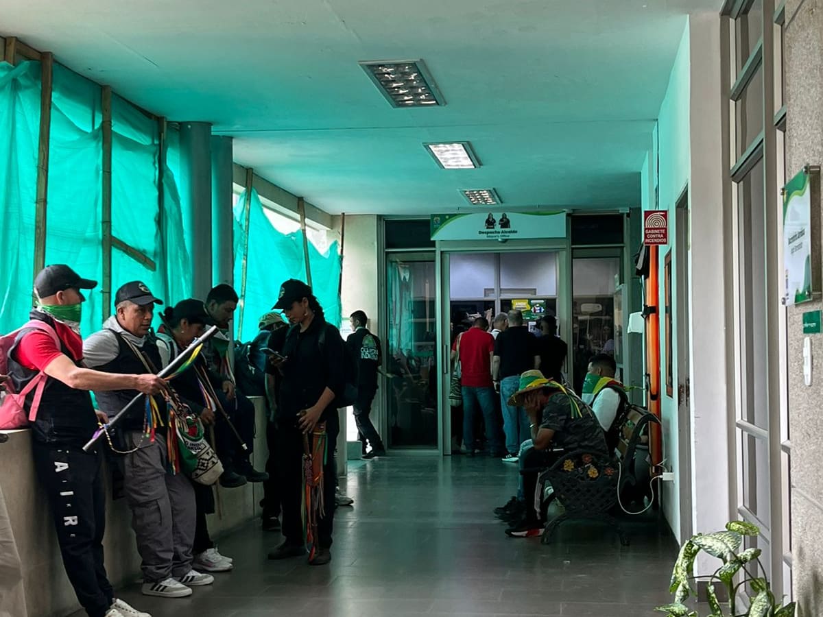 Indígenas del Valle del Cauca realizan protesta pacífica en la Alcaldía de Yumbo
