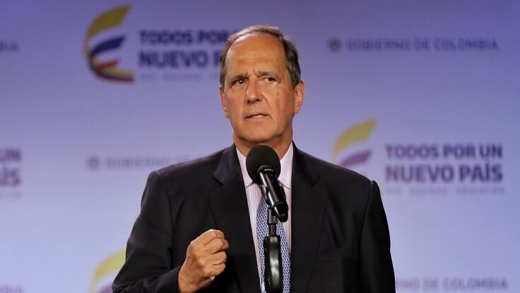 Hablar de cerco humanitario es un disparate: exministro Juan Camilo Restrepo