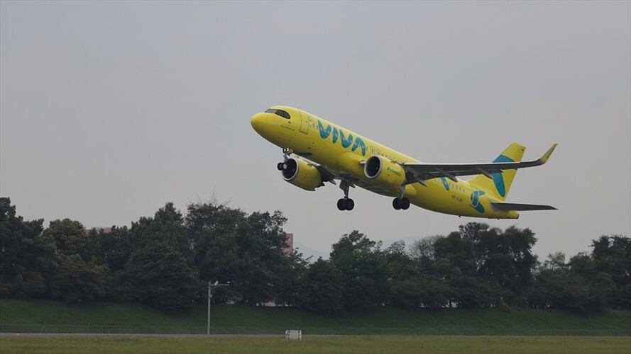La Aeronáutica Civil anunció que aprobó 65 nuevas rutas a la aerolínea de bajo costo Viva. Foto: Colprensa / ÁLVARO TAVERA