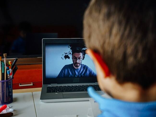 Niños de Bogotá recibirán más de 100.000 computadores y tabletas para poder estudiar