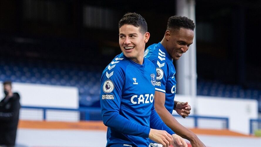 James Rodríguez y Yerry Mina, jugadores colombianos del Everton. Foto: Emma Simpson - Everton FC/Everton FC via Getty Images