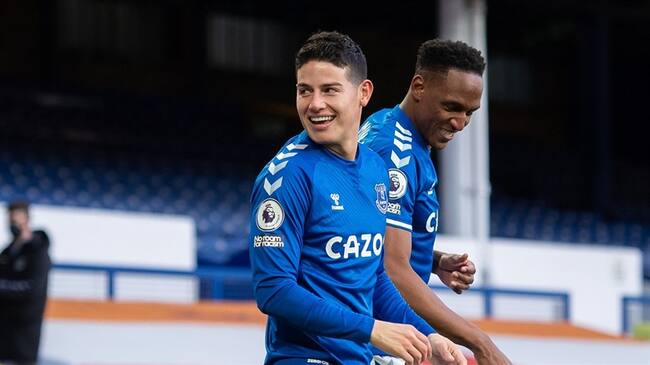 James Rodríguez y Yerry Mina, jugadores colombianos del Everton. Foto: Emma Simpson - Everton FC/Everton FC via Getty Images