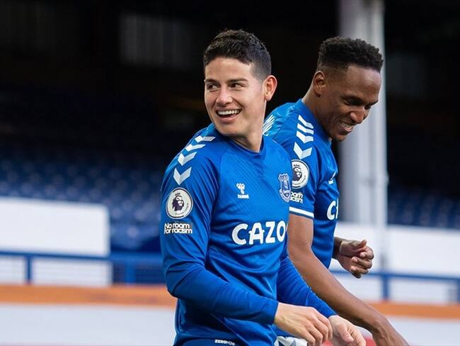 James Rodríguez y Yerry Mina, jugadores colombianos del Everton. Foto: Emma Simpson - Everton FC/Everton FC via Getty Images