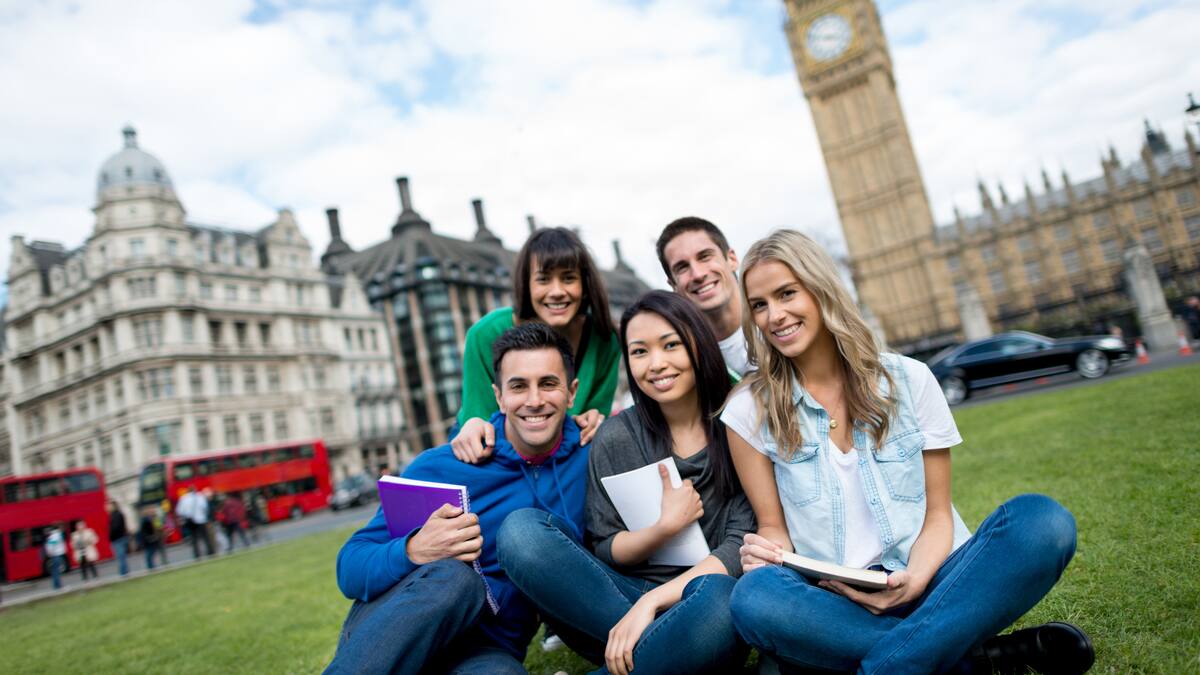 ¿Le gustaría ir a Europa a estudiar inglés y trabajar? Requisitos claves