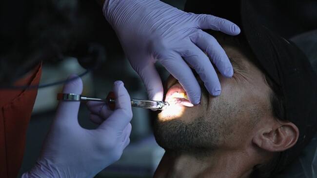 Odontólogos del país exigen al Minsalud mejores condiciones para combatir la ilegalidad. Foto: Getty Images