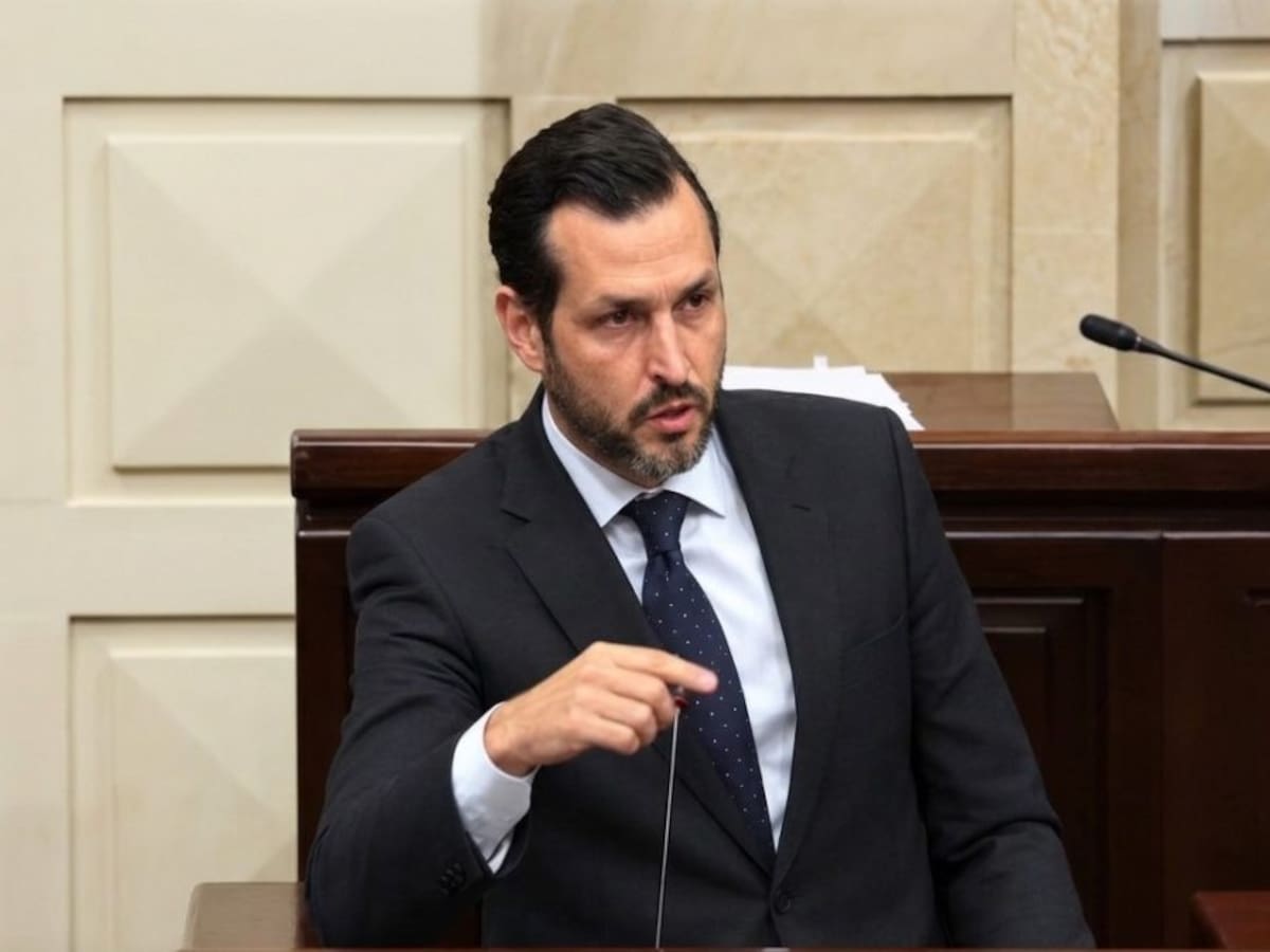 Fiscalía citaría al director del Dapre, Carlos Ríos, a declarar por presuntos contratos sexuales