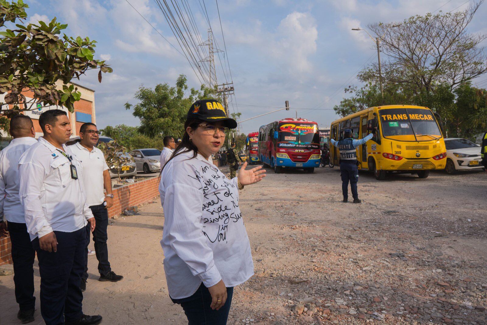 La alcaldesa de Soledad puso la primera piedra como símbolo del inicio de las obras que empezarán en marzo./ Foto: Alcaldía de Soledad