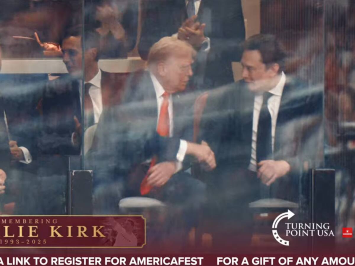 Donald Trump y Elon Musk se reencuentran y se dan la mano en el funeral de Charlie Kirk