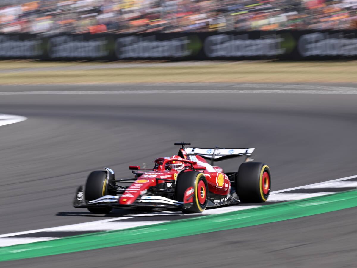 Charles Leclerc de Ferrari marcó el mejor tiempo en la práctica para el Gran Premio de Gran Bretaña