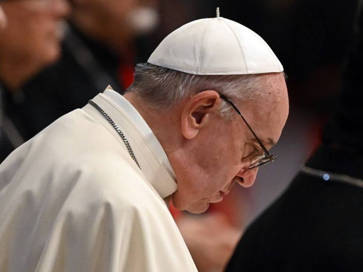 El papa lamentó la muerte de Isabel II y rezó por el reinado de Carlos III