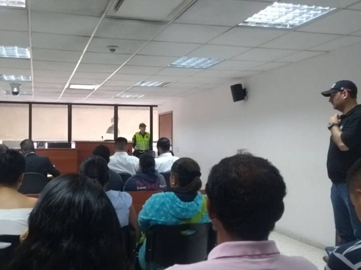 Empresas transportadoras e ingenio azucarero serían los clientes de “chuzadas”