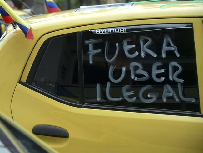 Mintransporte invitó a taxistas al uso de aplicaciones para competir con Uber y Cabify. Foto: Getty Images