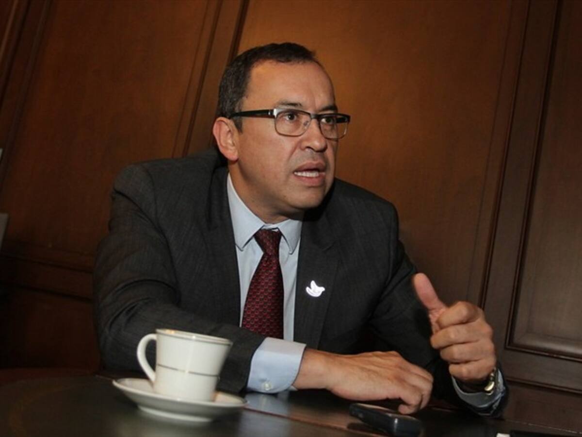 Procuraduría adelanta dos procesos contra Alfonso Prada por irregularidades en el Sena