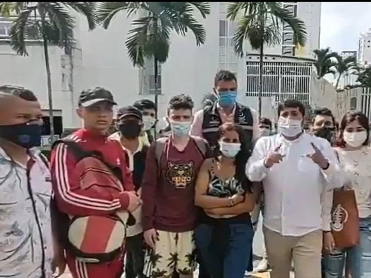 Liberan jóvenes de la primera línea tras disturbios en Bucaramanga