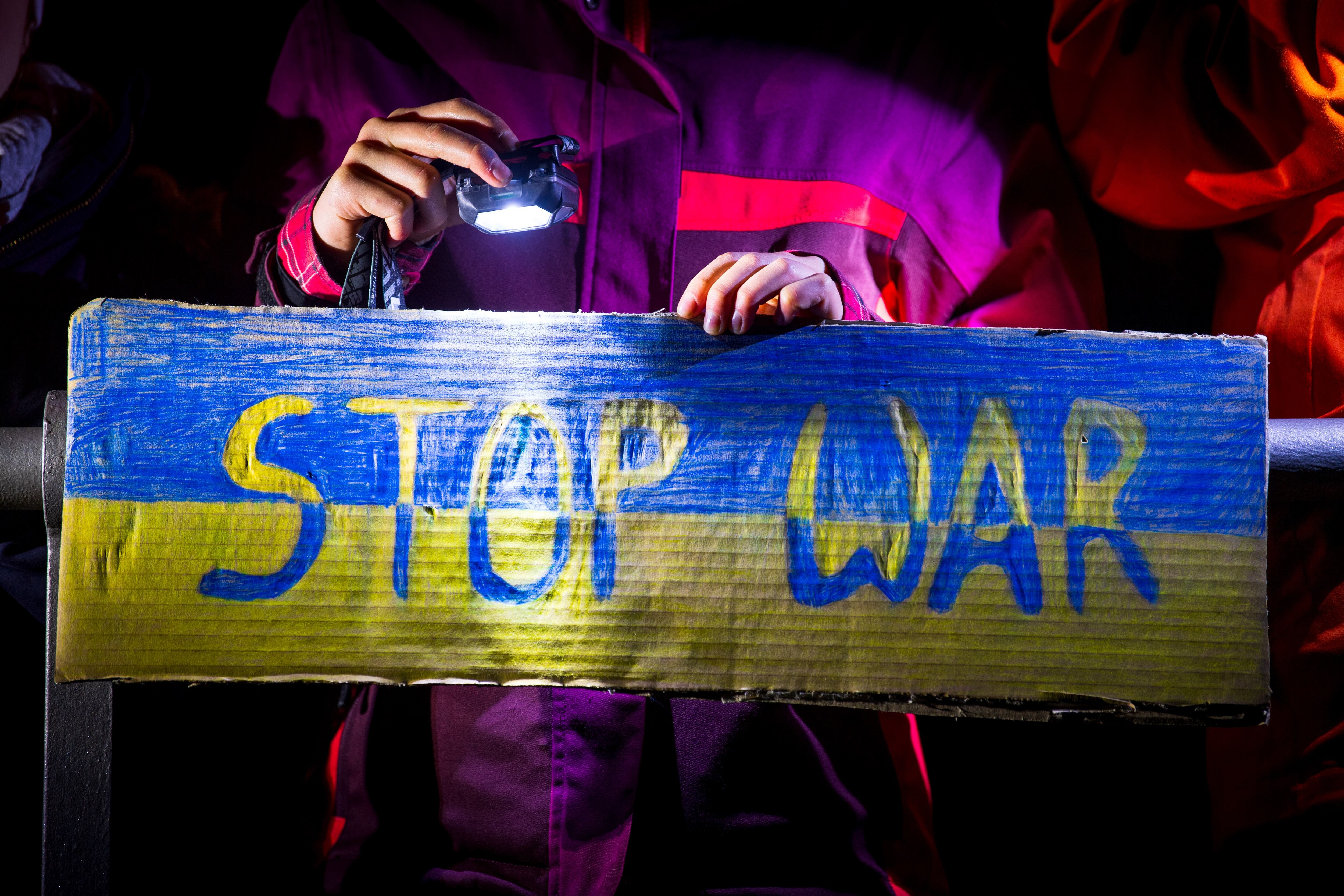 Foto de referencia de manifestaciones en contra de la invasión de Rusia en Ucrania. Photo: Sina Schuldt/dpa (Photo by Sina Schuldt/picture alliance via Getty Images)