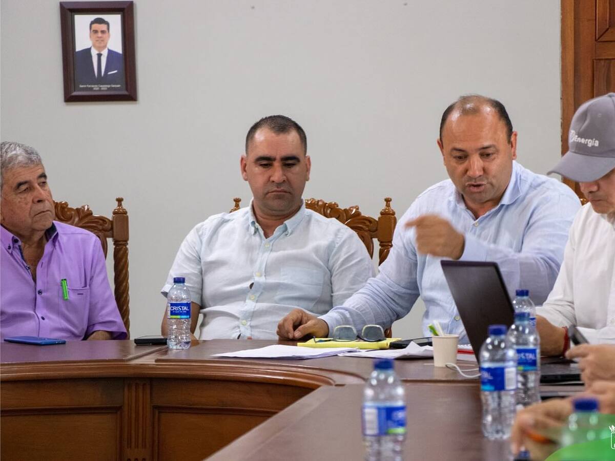 Pactan soluciones momentáneas ante crisis de combustible en el Catatumbo