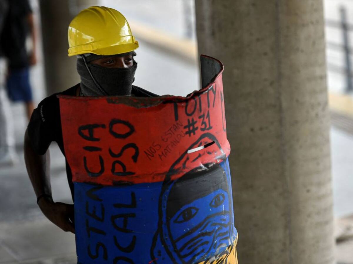 Escudos Azules y Primera Línea rechazan posible reunión con director de la Policía