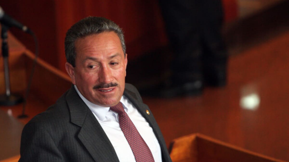 Piden imputar al exgobernador Hugo Aguilar por contrato de $650 millones para aguinaldos en 2007