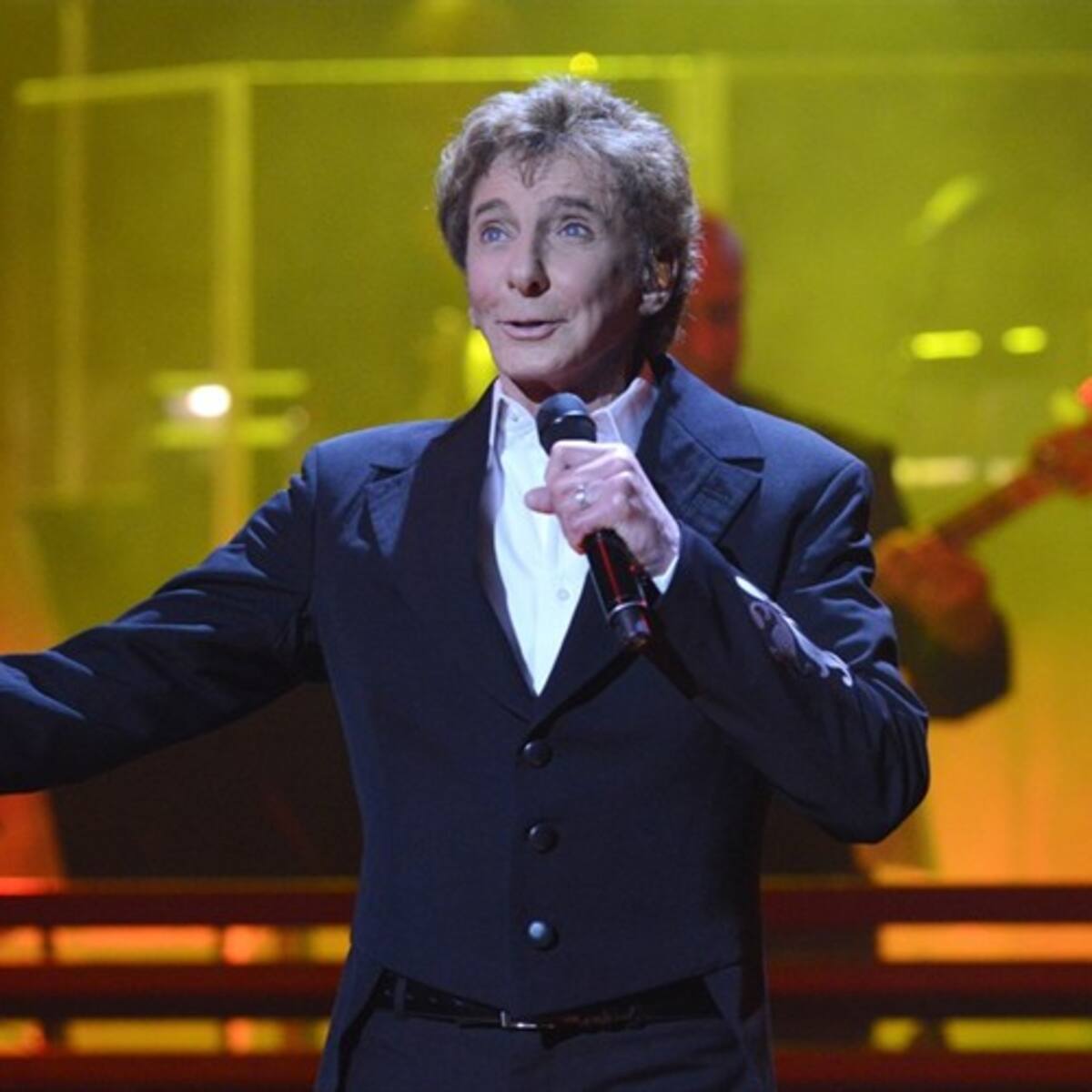 El cantante Barry Manilow anuncia que padece cáncer de pulmón y aplaza conciertos en Estados Unidos
