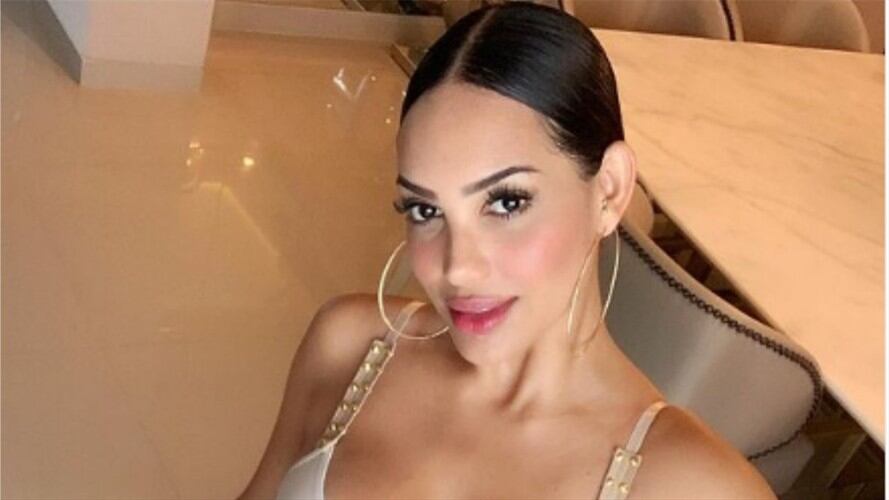 Andrea Valdiri le dio un lujoso Mercedes Benz a su hija. Foto: Instagram: @andreavaldirisos