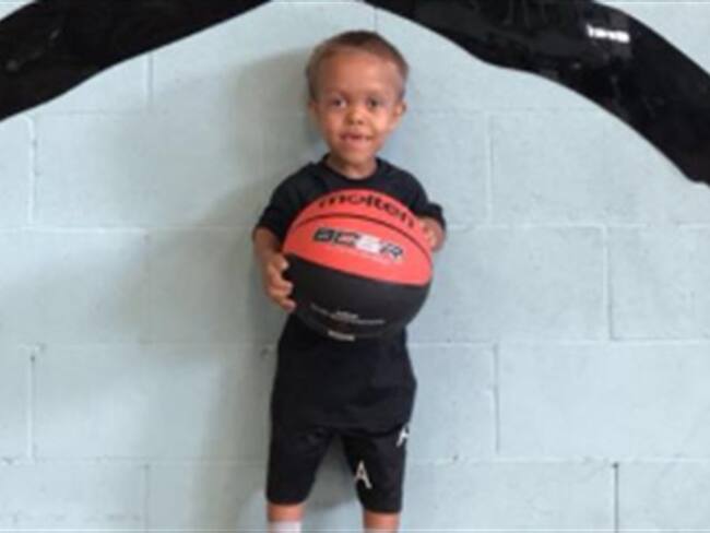 Niño que fue víctima de matoneo viajará a Disneyland