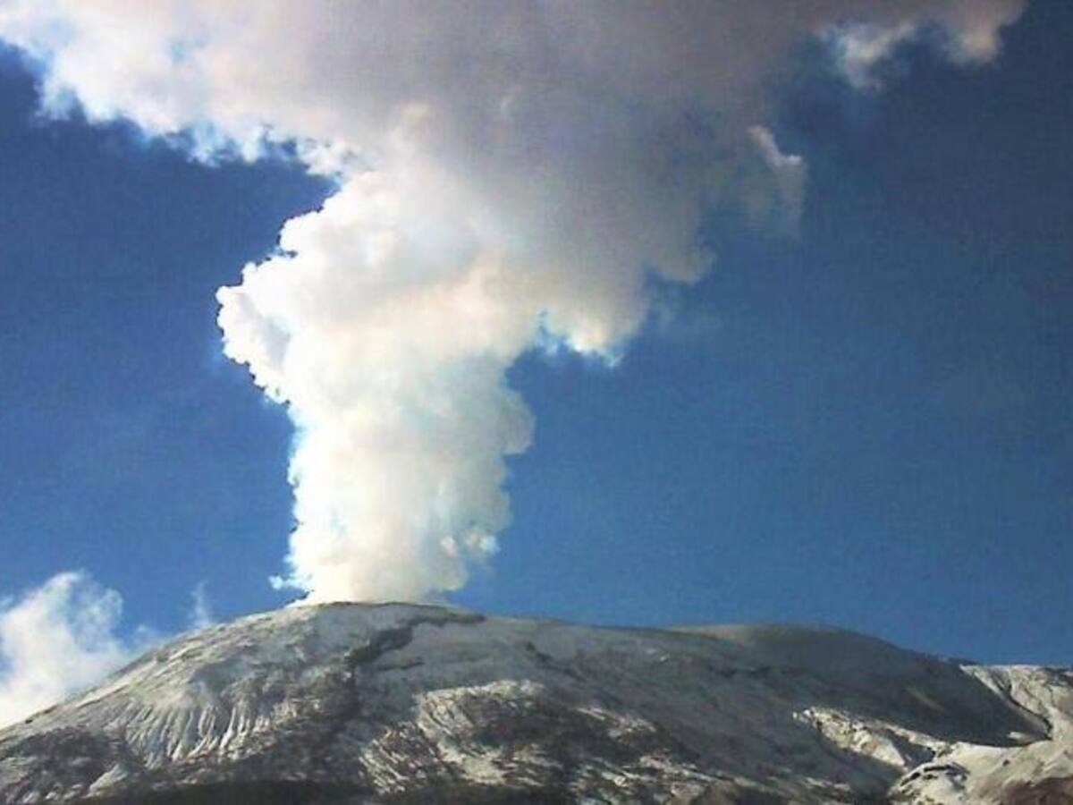 Se registran altas temperaturas en el cráter Arenas del Volcán Nevado del Ruiz