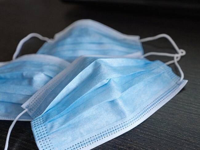 El fotógrafo documentalista Joshua Irwandi, tomó una imagen que ha generado revuelo alrededor del mundo, por reflejar lo cruda y fria que es la muerte causada por COVID-19. . Foto: Getty Images