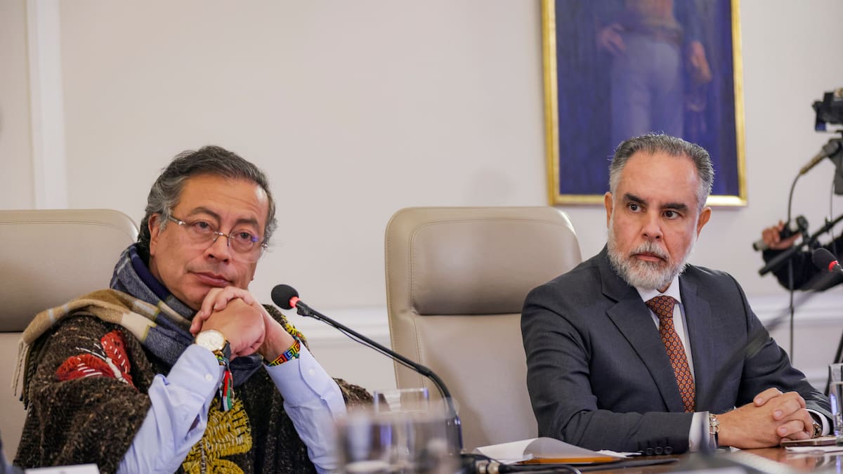 Petro denunció que allanamiento contra vivienda de Benedetti es ilegal y “se transforma en secuestro”