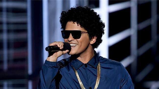 Los lujosos regalos que compartió Bruno Mars con su banda. Foto: Getty Images