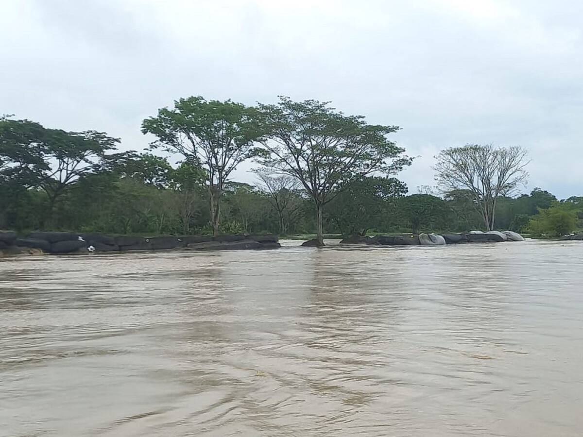 Desbordamientos del río Cauca generan emergencia en Ayapel, Córdoba