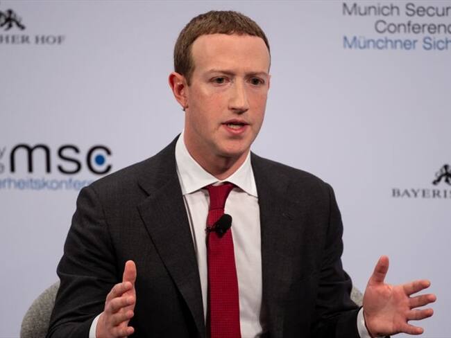 Zuckerberg cree que se exagera con los problemas de Facebook: Cecilia Kang