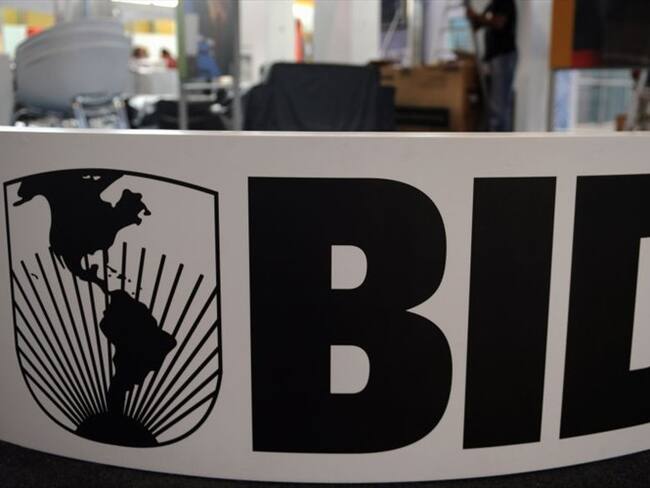 ¿Por qué 22 ex jefes de Estado piden aplazar la elección de presidente del BID?