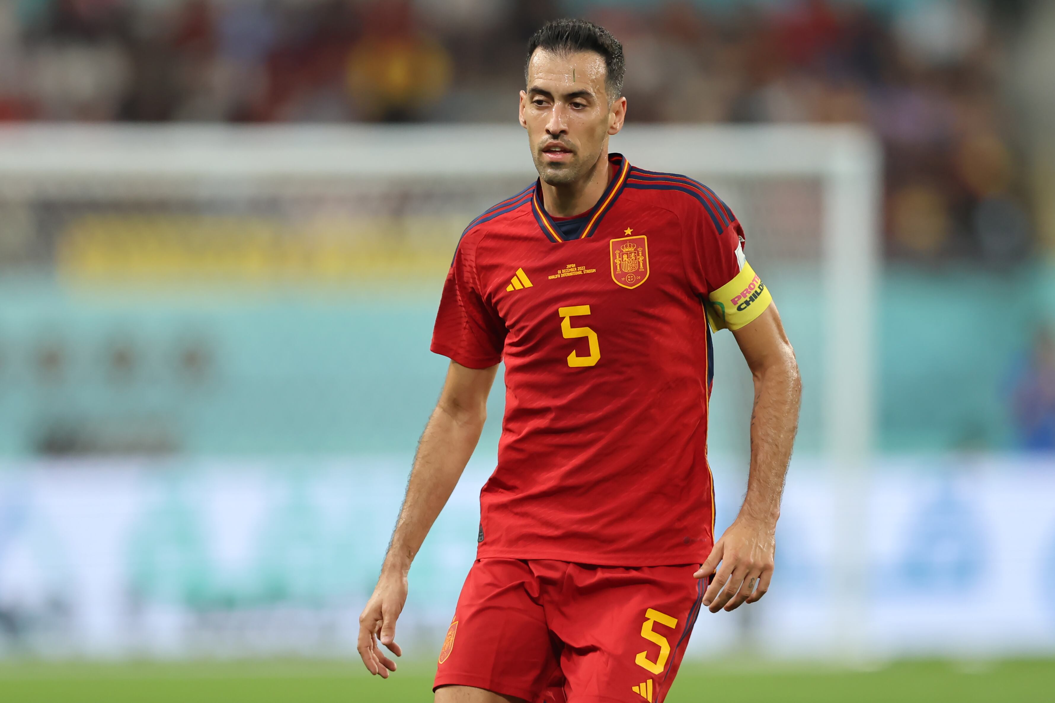 Sergio Busquets de España durante el partido del Grupo E de la Copa Mundial de la FIFA Qatar 2022 entre Japón y España en el Estadio Internacional Khalifa , en Doha, Qatar.