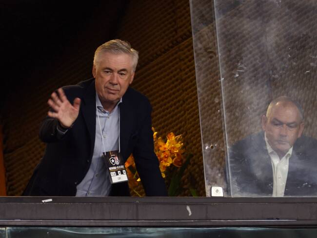 Entrenador de la selección brasileña de fútbol, Carlo Ancelotti, asiste a un partido de Copa Libertadores entre Botafogo y Universidad de Chile. FOTO: EFE/ Antonio Lacerda