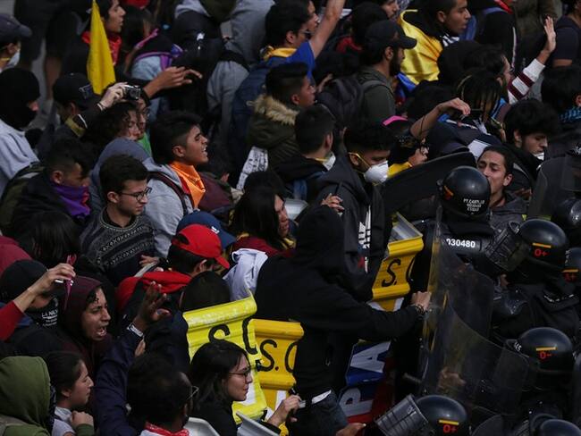 ¿Se debe acabar el Esmad?, opinan en La W los líderes estudiantiles