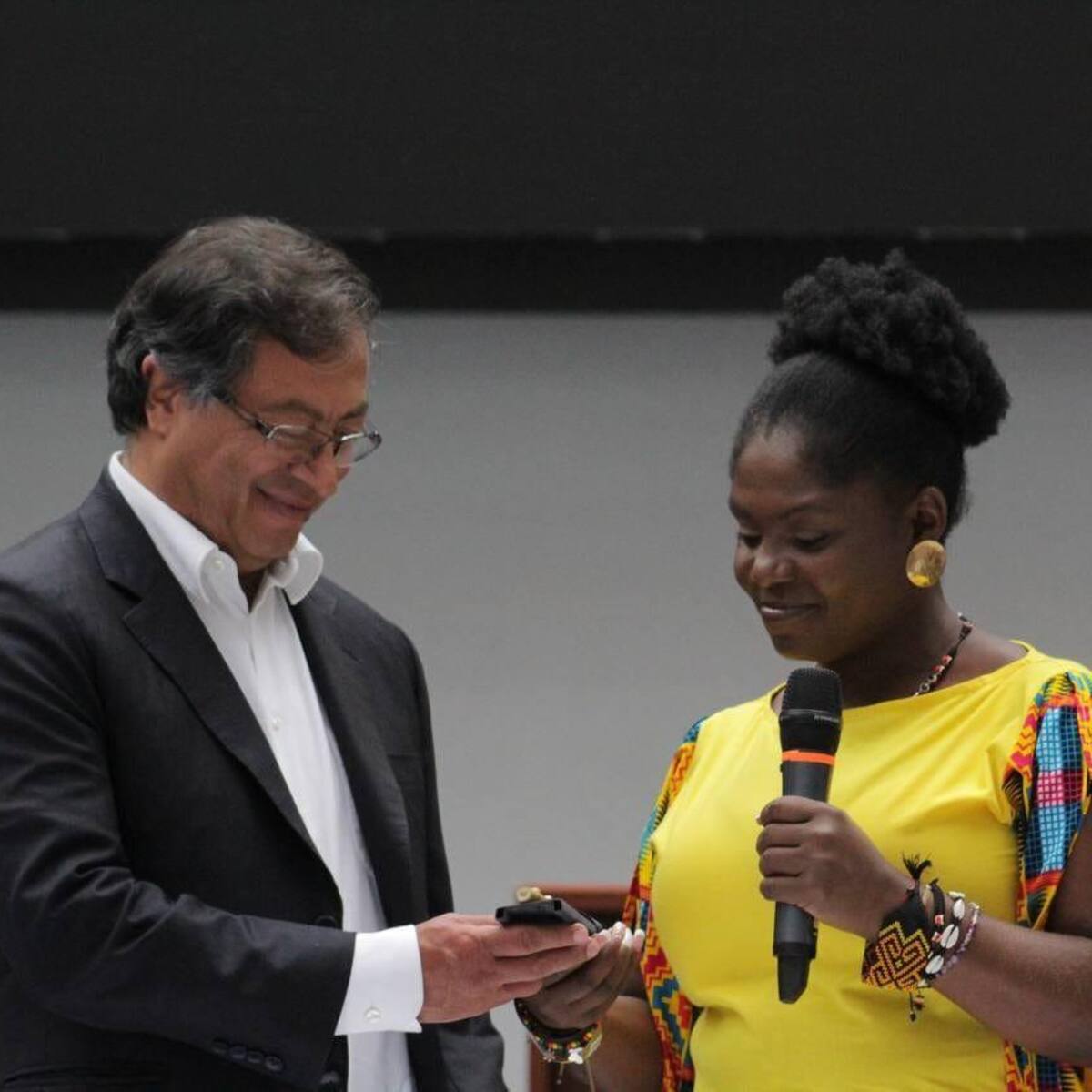 Gustavo Petro y Francia Márquez firmarán compromiso de “no expropiación” ante una notaría