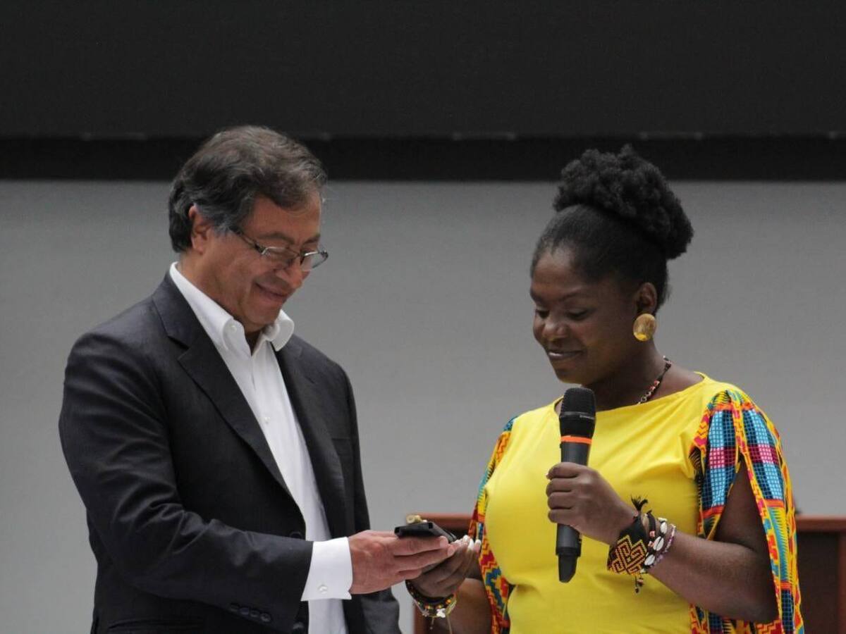 Gustavo Petro y Francia Márquez firmarán compromiso de “no expropiación” ante una notaría