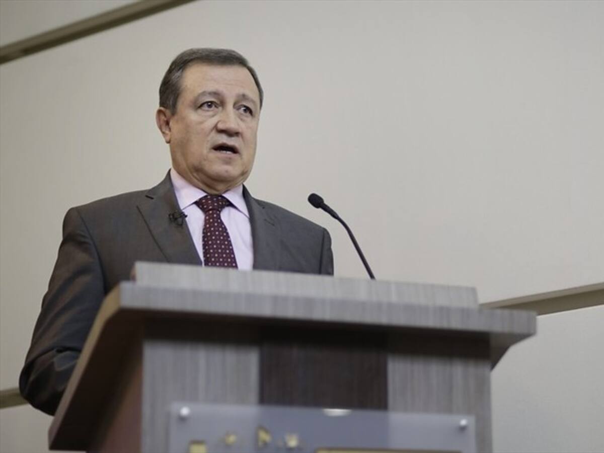 A juicio disciplinario senador Ernesto Macías por "jugadita" en instalación del Congreso