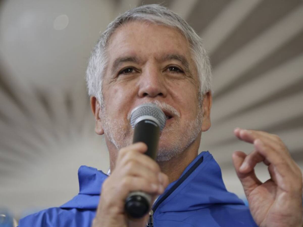 Los tres candidatos a la Alcaldía de Bogotá que apoyaría Enrique Peñalosa