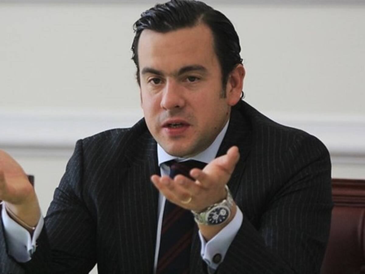Es escandaloso lo que está haciendo Avianca con los pilotos: Rodrigo Lara